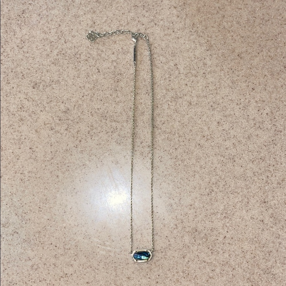 Kendra Scott necklace